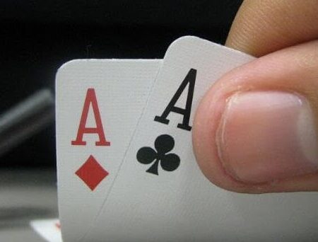 Blackjack 2 As Gelirse Ne Olur: Profesyonel Estratejiler